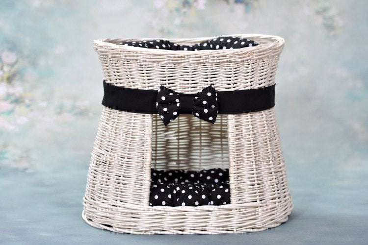 Whitewashed Wicker Cat House Cari With Cushions